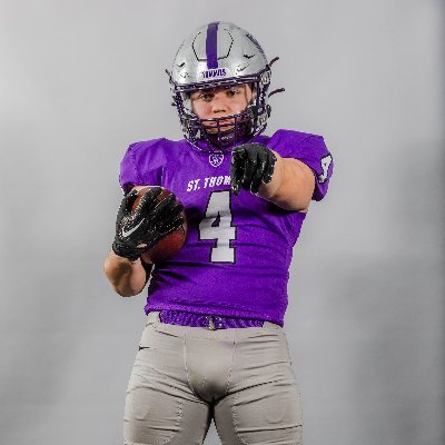 CarusoCade's profile picture. University of St. Thomas • ILB #4 • c/o 2028 🟣⚪️⚫️ St. Thomas Academy Alum