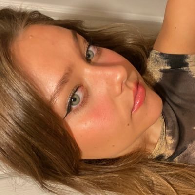 vbblb's profile picture. 🌿🌼🦋🐛🪲💚