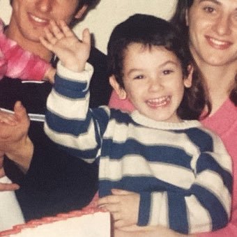 arevalogonza_'s profile picture. 