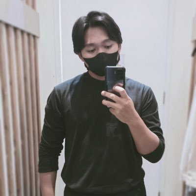 therealVanGee's profile picture. Living large, largely living