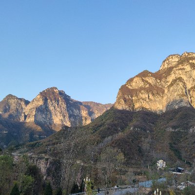 KVb8i's profile picture. 