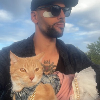 Construction Manager building people’s dream homes and PT. Ex-Chef, Ex-Farmer. Cats 🐈 🐈⬛ 🐈🐈🐈 , Tatts 🃏, Gainz 💪🏼and Games 🎮 , Twitch Affiliate 🎥