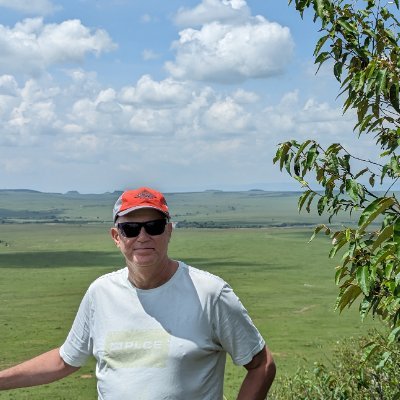 Sekoju tikai labi pazīstamiem vai gudriem cilvēkiem. Netaisos tolerēt muļķus un pret viņiem dažkārt esmu rupjš. Pirms bloķēju.