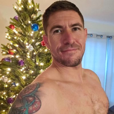 Looking for someone who loves brunch and great conversations. Introvert with extroverted hobbies. let’s explore together! Love sunsets, good books.