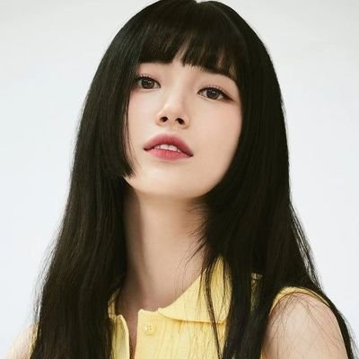 dearnira's profile picture. 𝗙𝗶𝗰𝘁𝗶𝗼𝗻, 1995. “Life is either struggling or thriving, sometimes in between.”