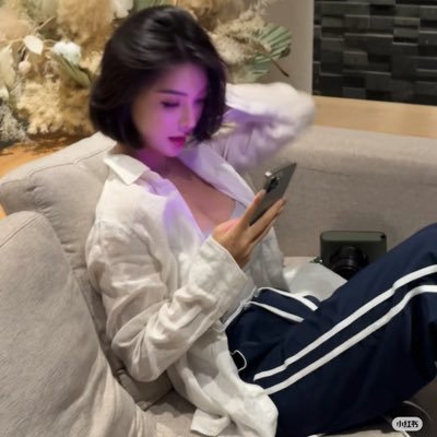 parupipoGREEEE's profile picture. Happiness is most important