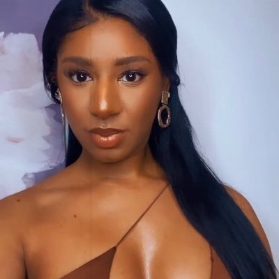 B___says's profile picture. 