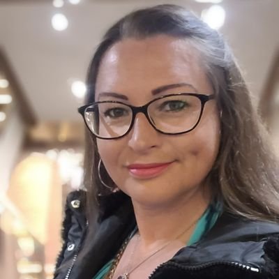 Isamimosa9's profile picture. ✨️🇫🇷🇺🇸Rentre tes 3 films préférés ici https://t.co/cyF14Q3mMH et découvre ta liste personnalisée de films à voir !💥🍿🎬🎵#cinephile #movie