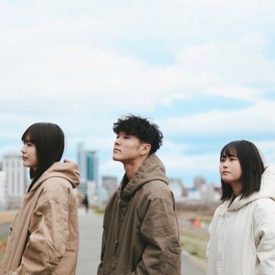 大阪 豊中発 センチメンタルギターロックバンド Gt.Vo(@akamone_gv)Ba.Cho(@itsutsuboshi__)Dr.Cho(@yzku2i) チケット取り置きはこちらまで→https://t.co/O0OMwaCII1 出演依頼・その他お問い合わせはこちらまで→akamone.6@gmail.com