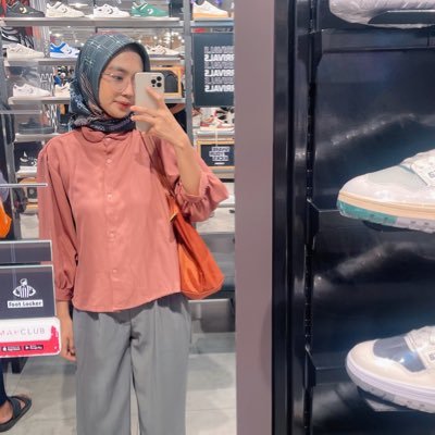 iamkyuttt's profile picture. ini cuman bio, bukan kimia apalagi fisika🤯