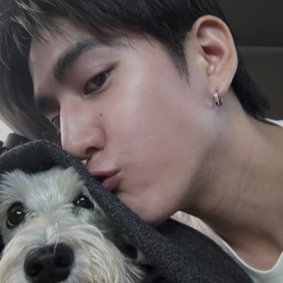 JYY0528's profile picture. 