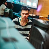 Sean (@10quidshoes) Twitter profile photo
