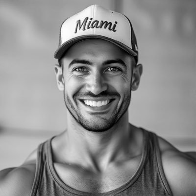 Basketball, Bodybuilding, Football and Baseball lover. University of Miami Alumn.
