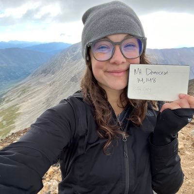 mudivator's profile picture. Cincinnati • spine rep🩸• all things music 🎹• OCR athlete 🏃‍♀️• climber of really big hills 🏔️• James 1:19-20 • DUUUVAL