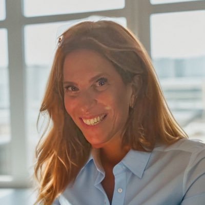 Licensed Psychotherapist and Hypnotherapist, Certified LifeCoach, Intuitive Reader. A teacher, a speaker and a student on the path of transformation.