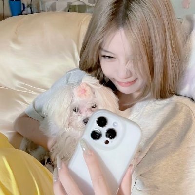 wenwen656's profile picture. 某私企职业秘书 | 精盆 | 💗有男朋友💗 |爱穿丝袜高跟鞋👠｜出軌次數6次｜謝謝厚愛 很宠粉｜