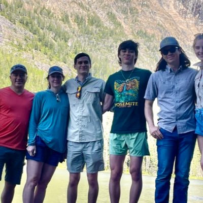 Jen_Hernand's profile picture. 