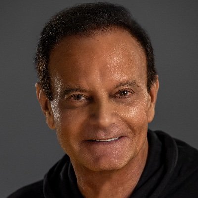 • Professor NYU Steinhardt @NYUMusicBiz
• Publisher / Inside Music Media
• Former Clinical Professor Music Industry at University of Southern California