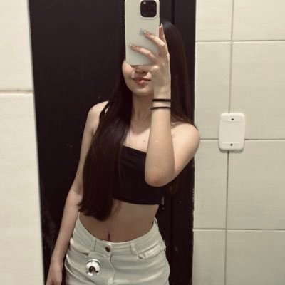 emanuelib_'s profile picture. 👻