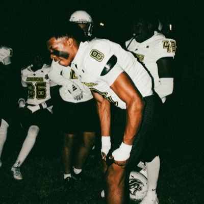 3⭐️LB @uscfb |Cajon High school |6’2 205| Linebacker | Class of 26| GPA: 3.8 | 1st team All CIF | DPOY |