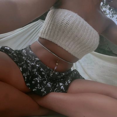 🍃 ✨Shy forest girl showing off her panty collection ✨🍂 All panties posted are up for sell ✨🍃 https://t.co/v5Yy4Ux166