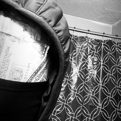 crashyyymf's profile picture. im not here🩸