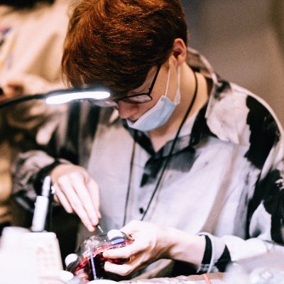 Owner of ControllersDoneRight -SSBM Yoshi/Fox Main -Digital Artist -V10 & 5.13C Climber