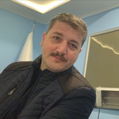 IRFANCELIK_MG's profile picture. gömleği çıkartmayan