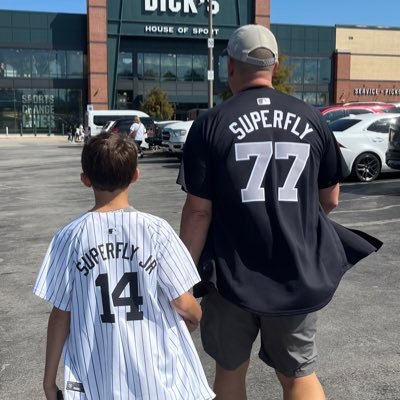 SuperflyCollSC's profile picture. Retired Financial Advisor - Full time sports collectibles dealer. My Ebay store is https://t.co/KwbpFzGxbA
Always buying collectibles!