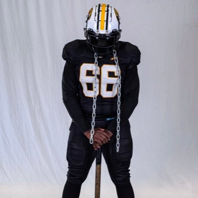 Student Athlete #66 🏈 💛(Greenville Tiger)🖤 (6’1) (weight 273) (Class of 2025) (Contact) cedricpowell53@yahoo.com (number)334-210-3802