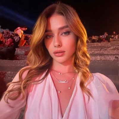 olivia_mia1111's profile picture. Like the fog over the Thames, she moves quietly yet leaves an impression on everything she touches.🌙