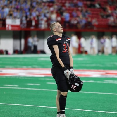 #31 Brandon Valley HS || 5’10” 195 lbs||Football All-State, Wrestling placer, Pole Vault 2x placer|| 3.74 GPA, NHS,MNHS|| leviveskrna@hotmail.com ☎️605-830-1927