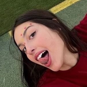 mclabowr's profile picture. 𓈒𓈒𓈒 ── apenas uma vestibulanda obcecada por livros e taylor swift.