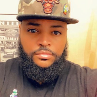 Chicago gaymer looking to chill out and be friends. follow and ill follow back ❤️