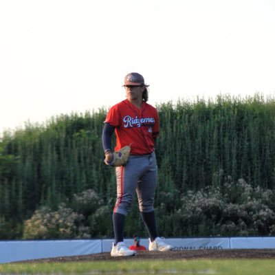 Uncommitted Transfer
LHP
Instagram @e_baseball19
21