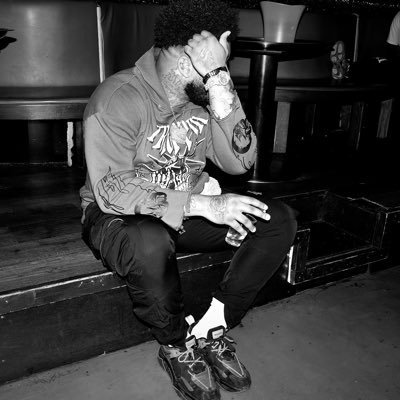 _quis202's profile picture. PHub FrenchOsama94  women only !! If you make content hmu let’s work