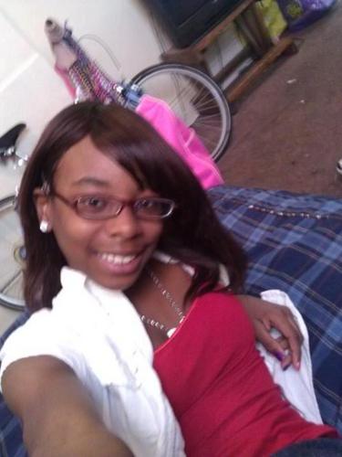 'big grls dnt cry , !
real grls dnt look bck , !
gud grls get respect
'Ahaa , follow , ! :)