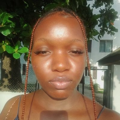 Capricorn baby, CMUL student, Kendrick Lamar, Man U, Foodie, I love Fashion, the Camera, Music & Movie. A Real Lover Girl.