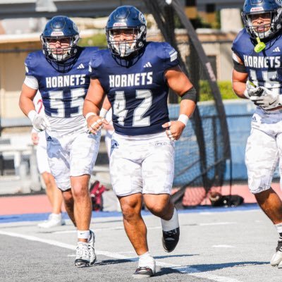 🇹🇴 || 5’8 || 215 lbs || 2023 & 2024 1st Team Offense All-Conference ll IG: elvis.vakapuna42 || Cell: 385-509-9516 || U of U Bounce Back ll RB @fullcoll_fb