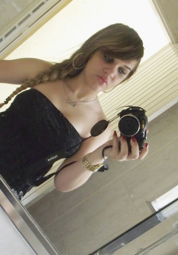 Chαtα, frescα, orgulhosα, sincerα, noite, perfume, cαlor, musicα, mαquiαgem, prαiα, αmigos, chocolαte, shopping, gloss , sαlto, fαmíliα, câmerα, my life ❥ .