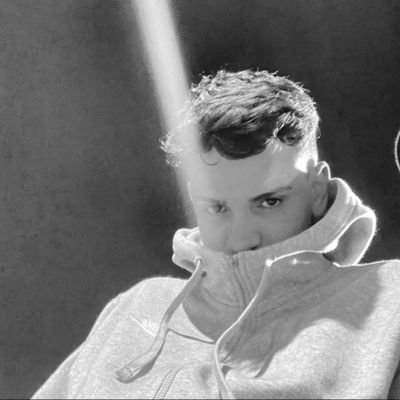 str3et__'s profile picture. “) '^ ;7