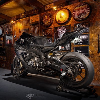 BMW(S1000RR/15) カーボン教に入信してるチタン好き。事故ってバイク無いけどバイクイベントの運営してます