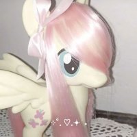 neya (@stuawberrys) 's Twitter Profile