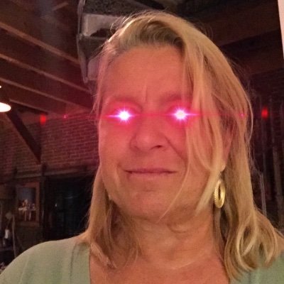 moeder van 2 lieve zonen, ondernemer
single, rebels! Azie/Frankrijk, galerie in Saint-Tropez 2018
daytrader. wil uit NL naar Spanje