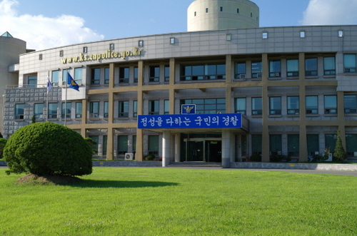 누구나 보호받고 맘 편히 살수 있는 금산을 만들겠습니다! 항상 최선을 다하는 금산경찰서 공식 트위터 계정입니다.