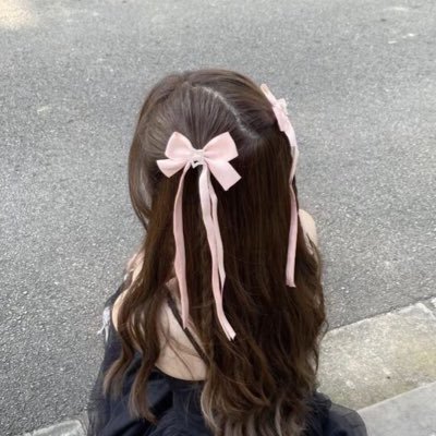 she ♡ #edtwt h: 162cm cw: 42.3kg gw: 35kg eng/spa Dear body, I don’t know why I punish you so much when you’re the only one who’s always for me…