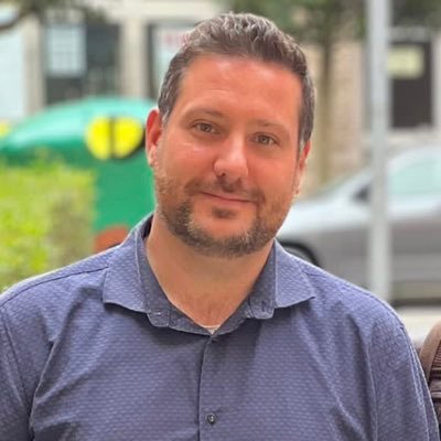 Cursando el Grado de Comunicación en la Universitat Oberta de Catalunya 🎓
