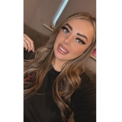 𝗨𝗙𝗖, 𝗧𝗿𝗮𝘃𝗲𝗹 & 𝗙𝗼𝗼𝗱 ✨ Insta & TikTok: its_sharl_ Snapchat: Sharls_worldd Facebook: Sharl New