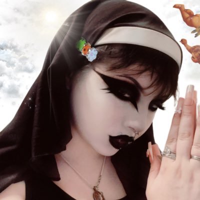 18+ | 22 yrs | ur goth vampire babe with a fat ass🦇tribute 25$ or I only respond at my 🔗’s| ig + tiktok @/hotinminecraft( •̀ω•́ ) no meet ups |🪽222