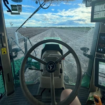 TractoristaM's profile picture. My neck's always been red